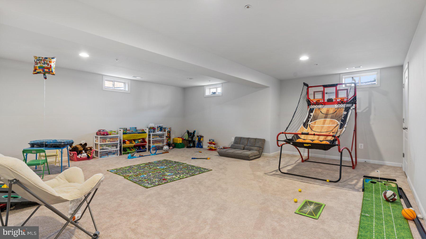 TANTALLON SQUARE - Residential