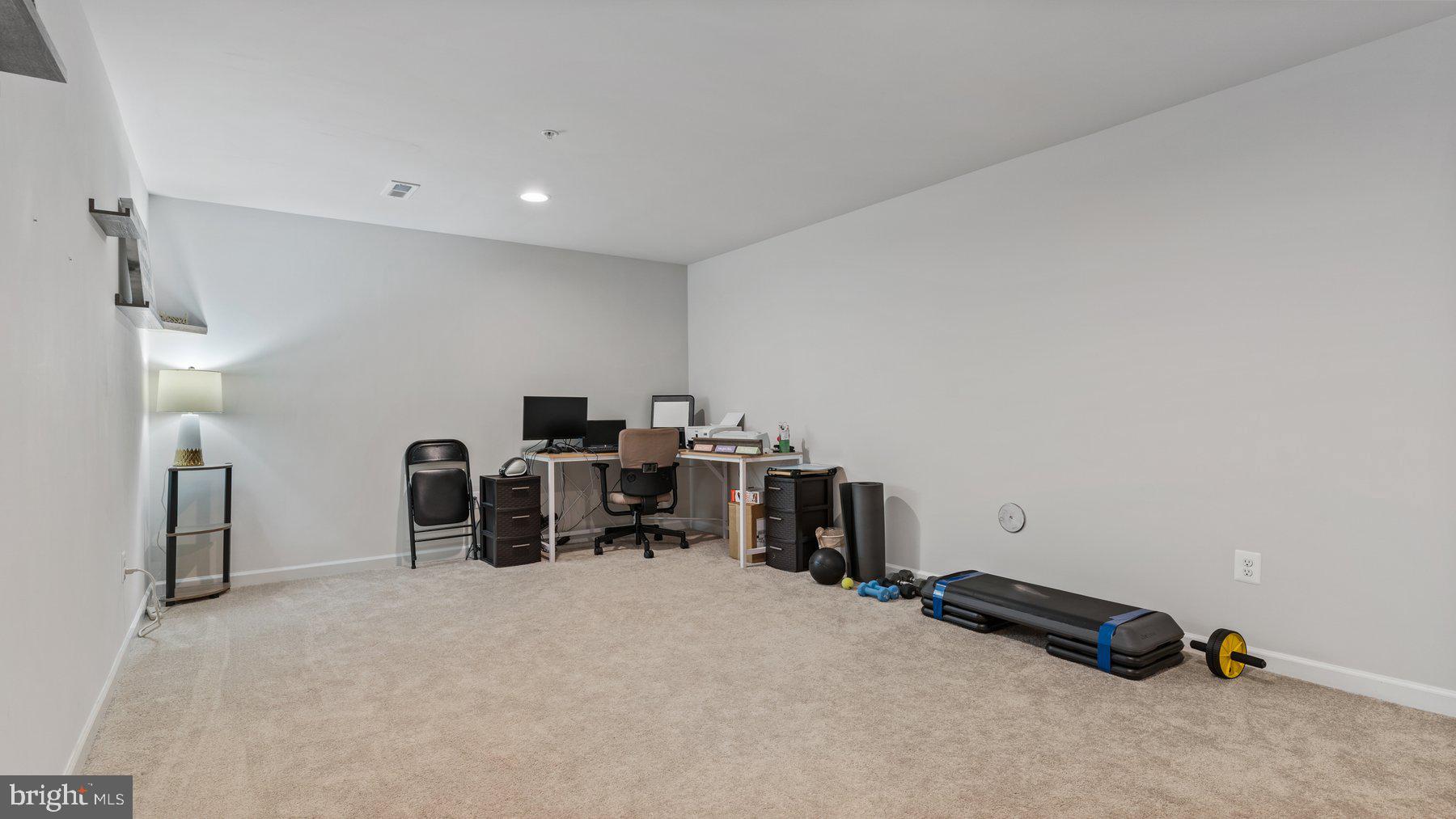 TANTALLON SQUARE - Residential