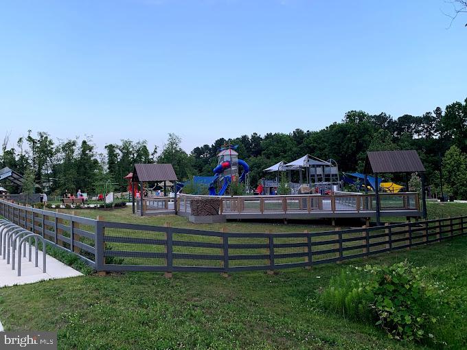 THUNDER HILL - Residential Lease