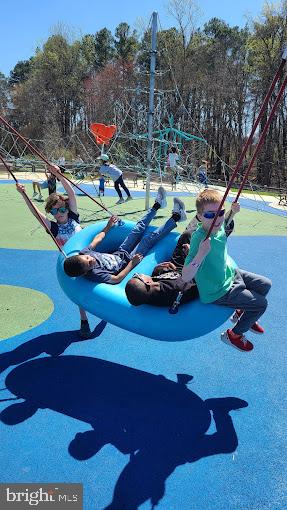 THUNDER HILL - Residential Lease