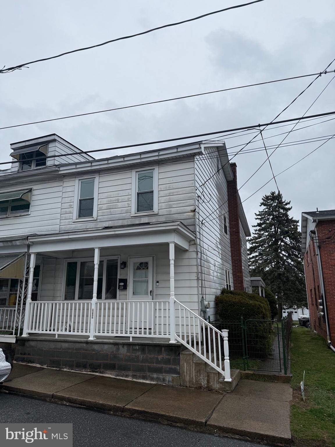 FRACKVILLE - Residential Lease