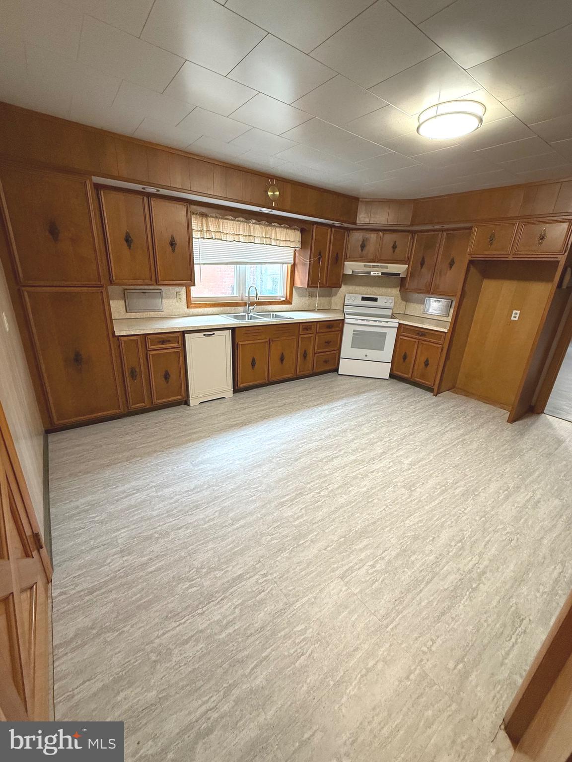 FRACKVILLE - Residential Lease