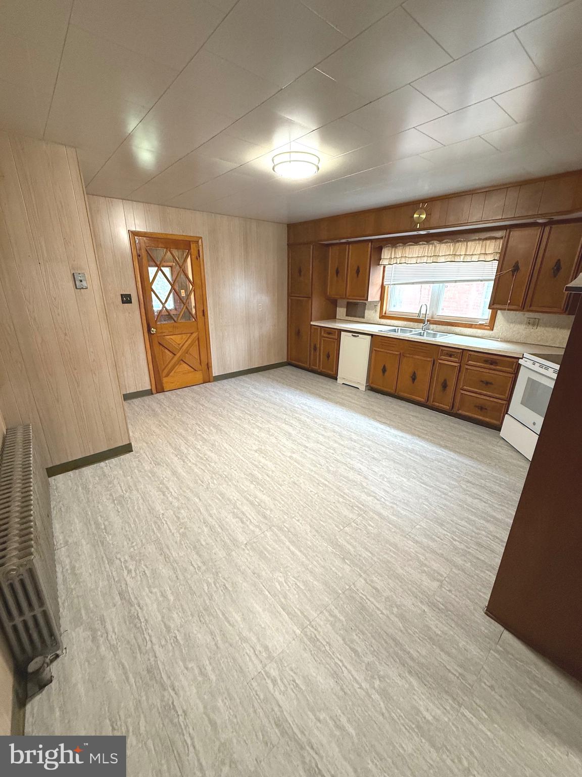 FRACKVILLE - Residential Lease