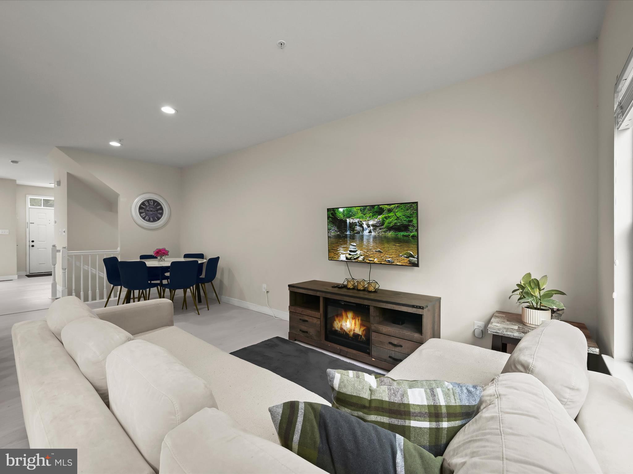 DORCHESTER WOODS - Residential