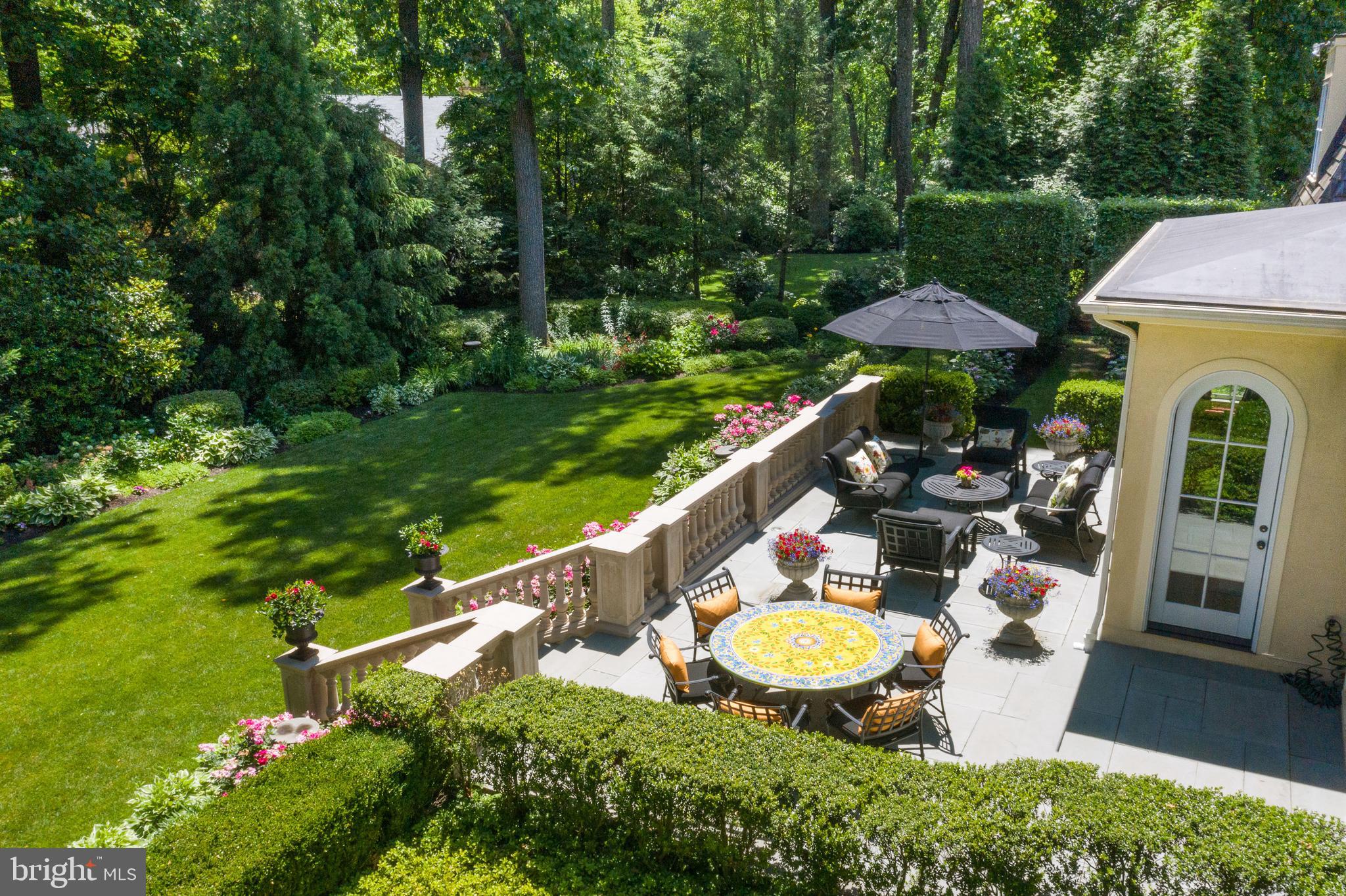 THE WOODS - Residential