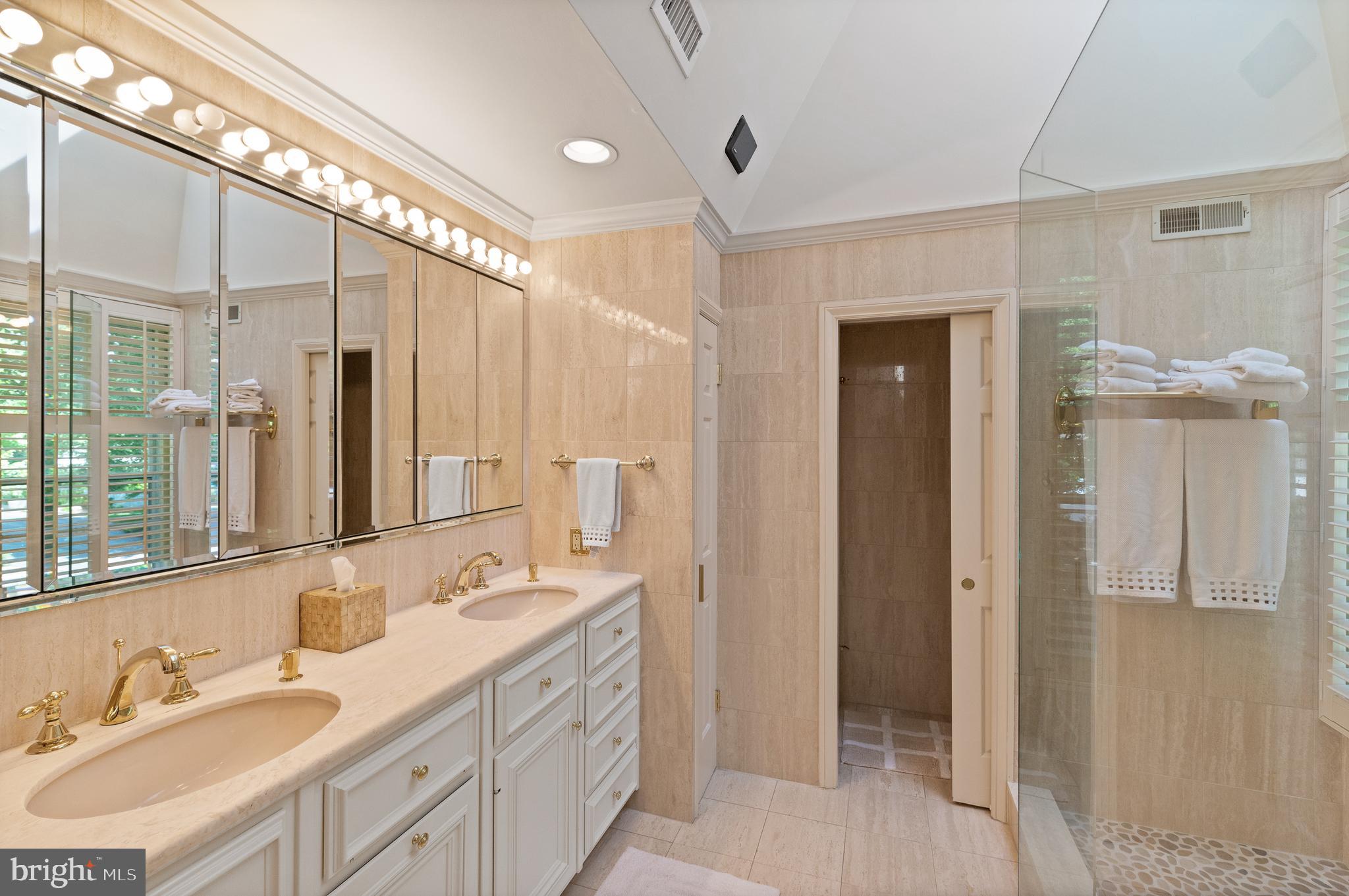 THE WOODS - Residential