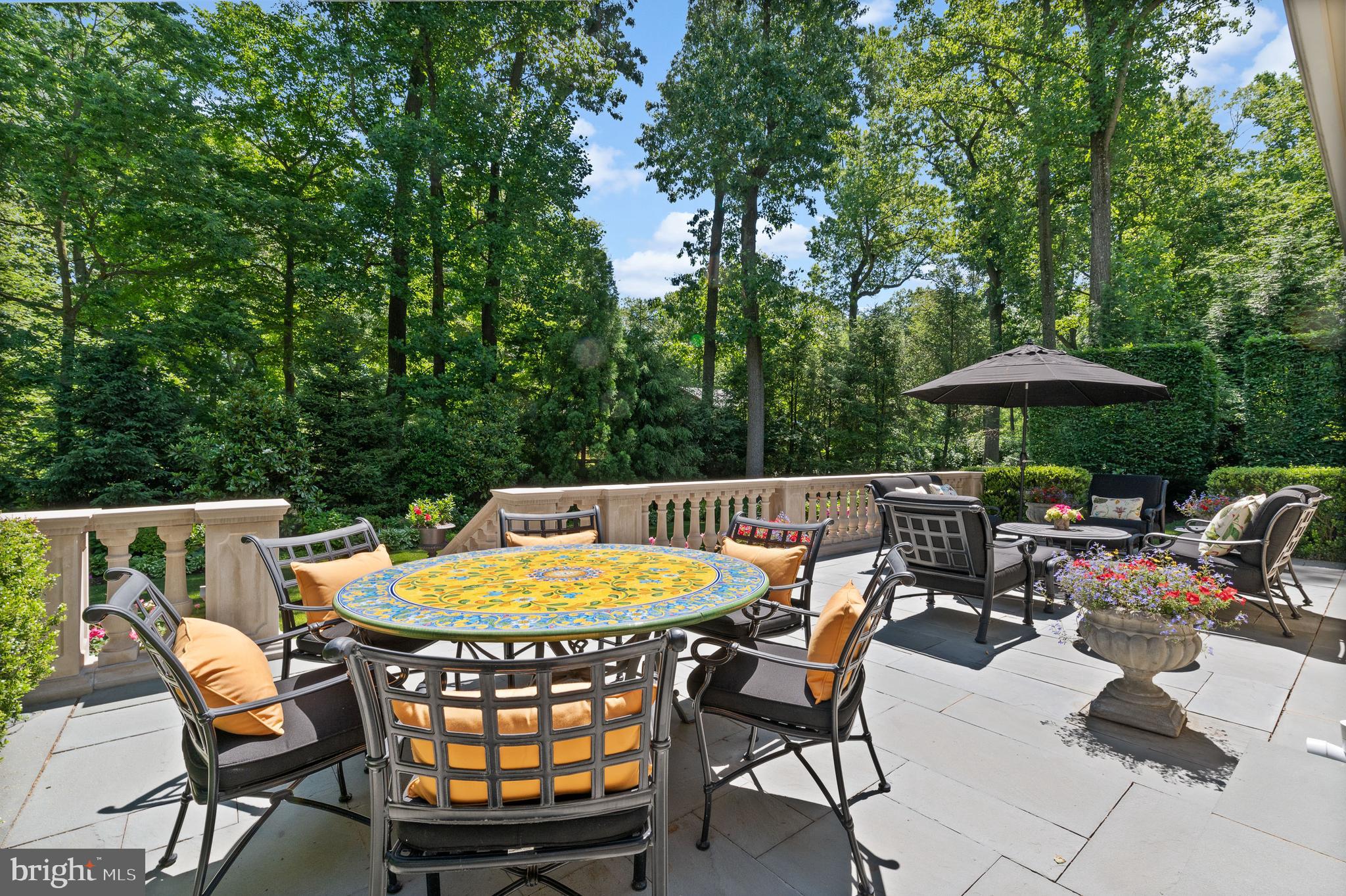 THE WOODS - Residential