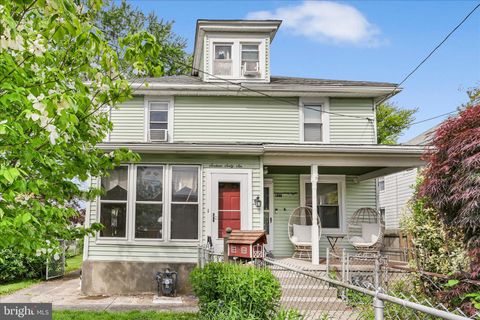 Tiny photo for 1666 Ward Street, MARCUS HOOK, PA 19061 (MLS # PADE2115164)