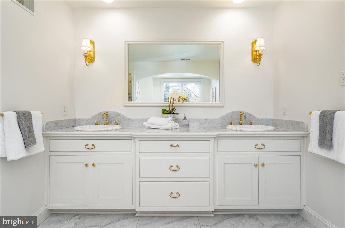 CARROLL MANOR - Residential