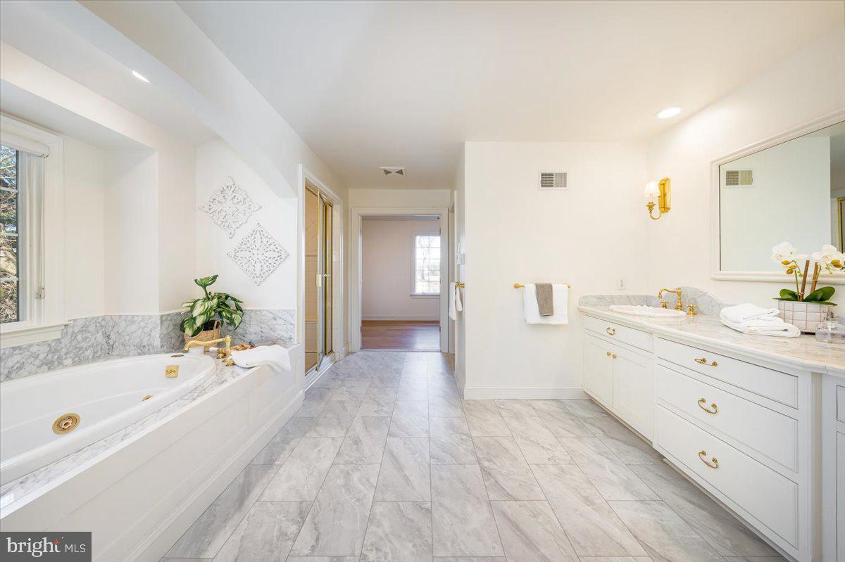 CARROLL MANOR - Residential