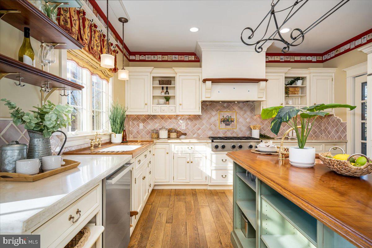 CARROLL MANOR - Residential