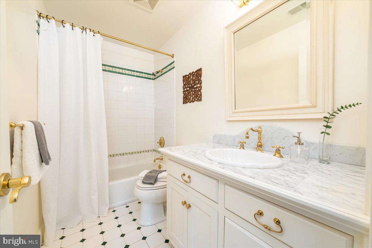 CARROLL MANOR - Residential