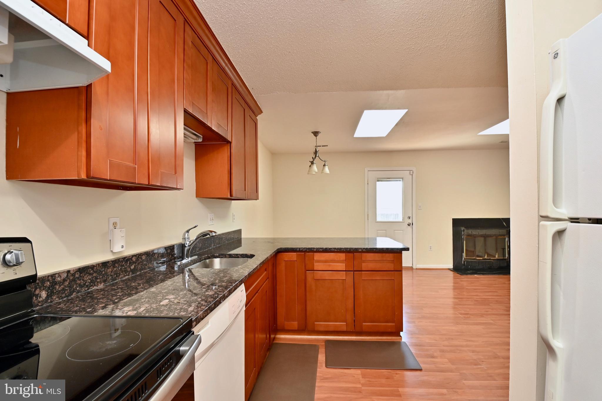 PORT O DUMFRIES - Residential Lease