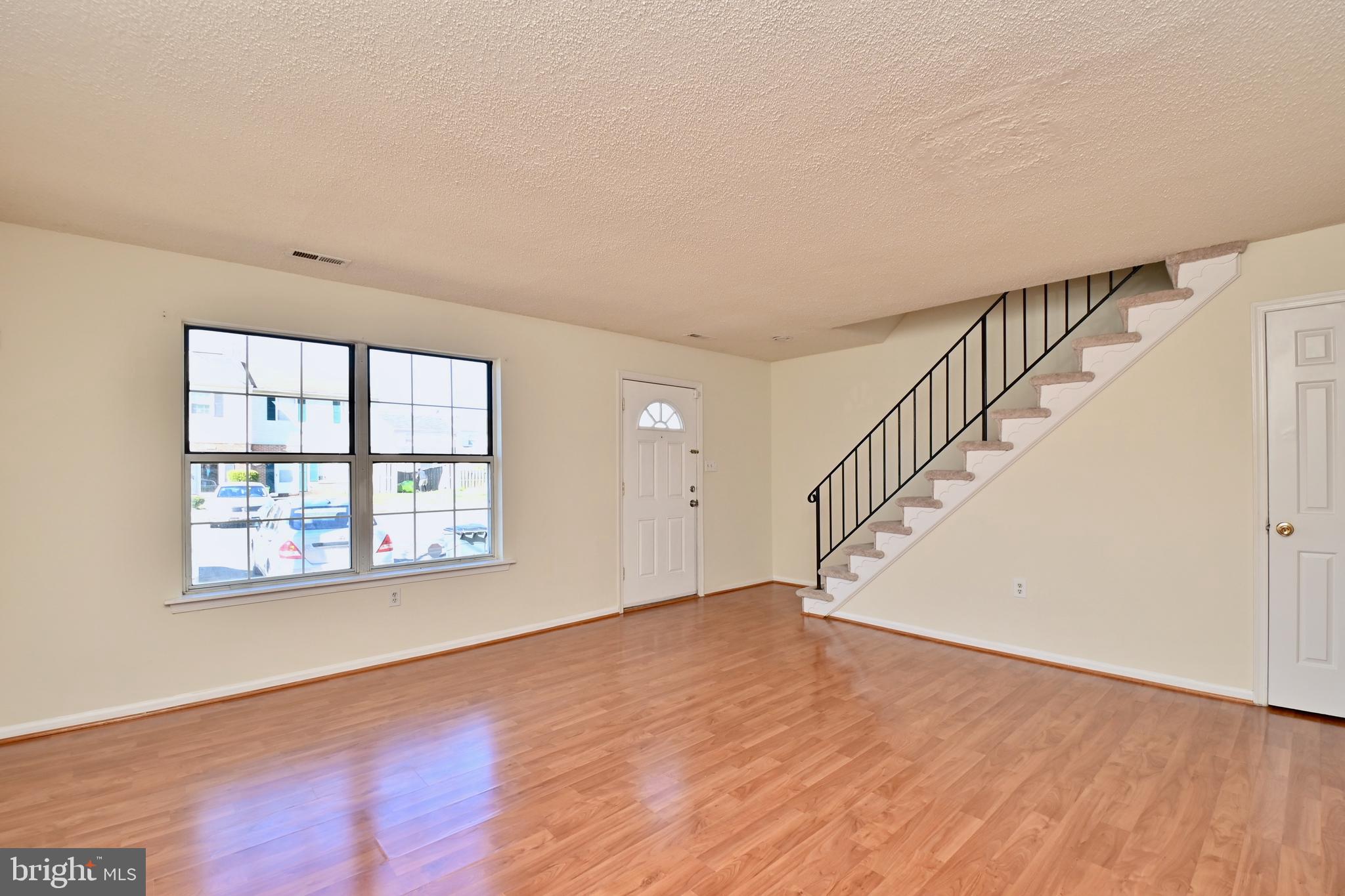 PORT O DUMFRIES - Residential Lease