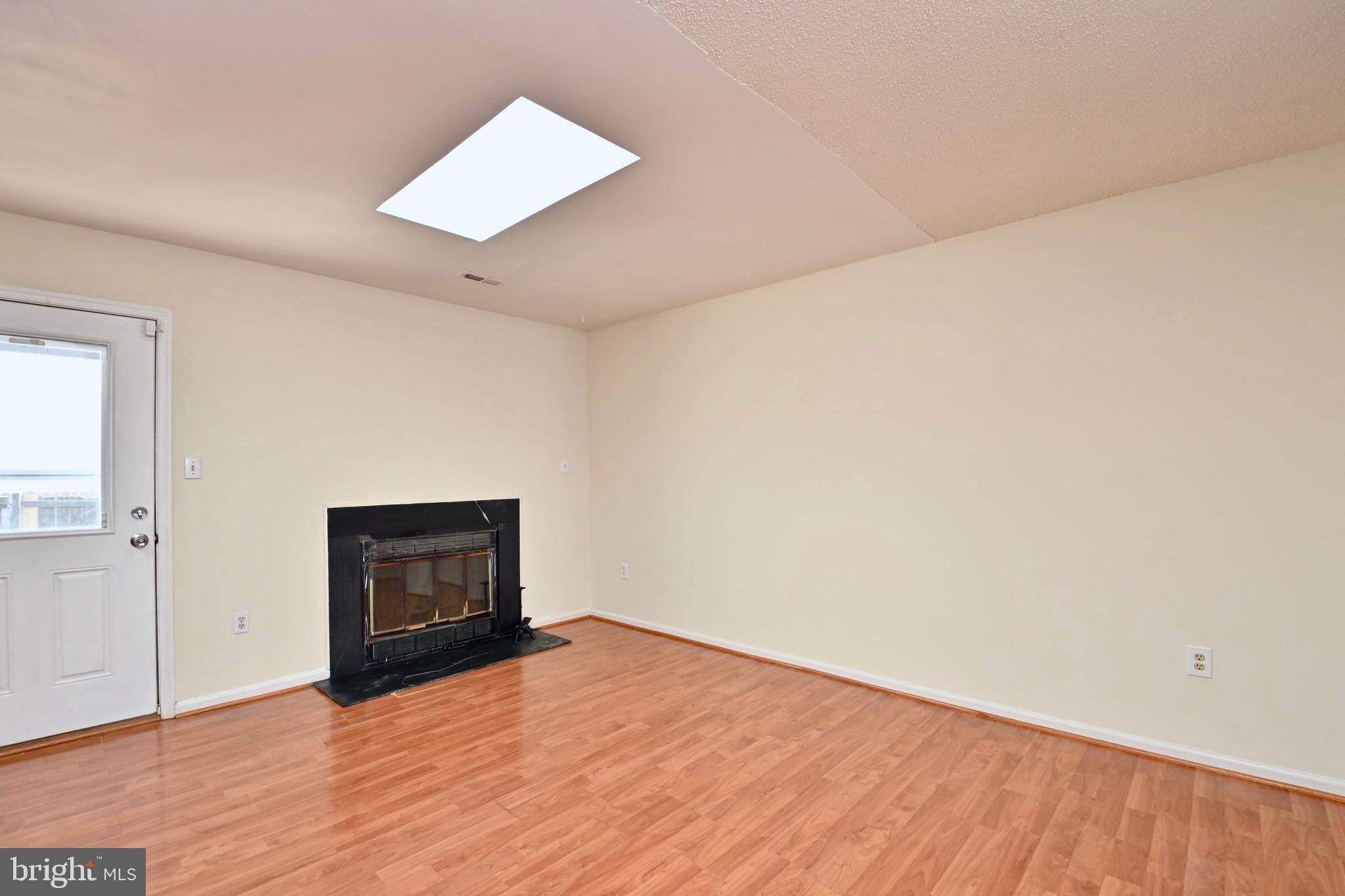 PORT O DUMFRIES - Residential Lease