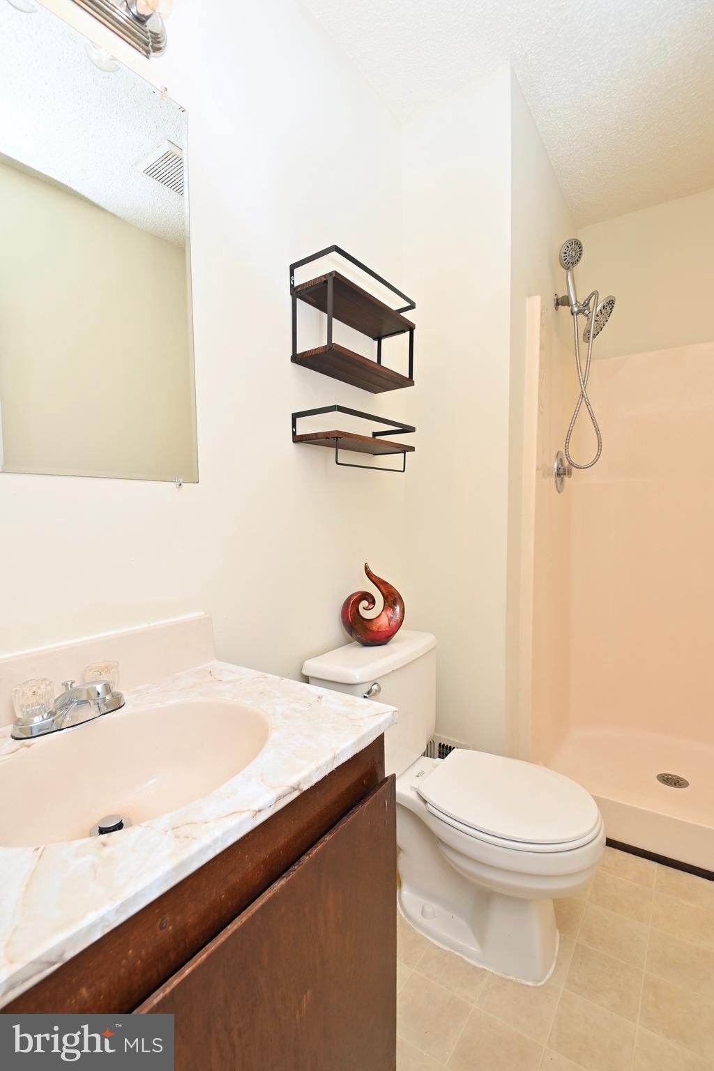 PORT O DUMFRIES - Residential Lease