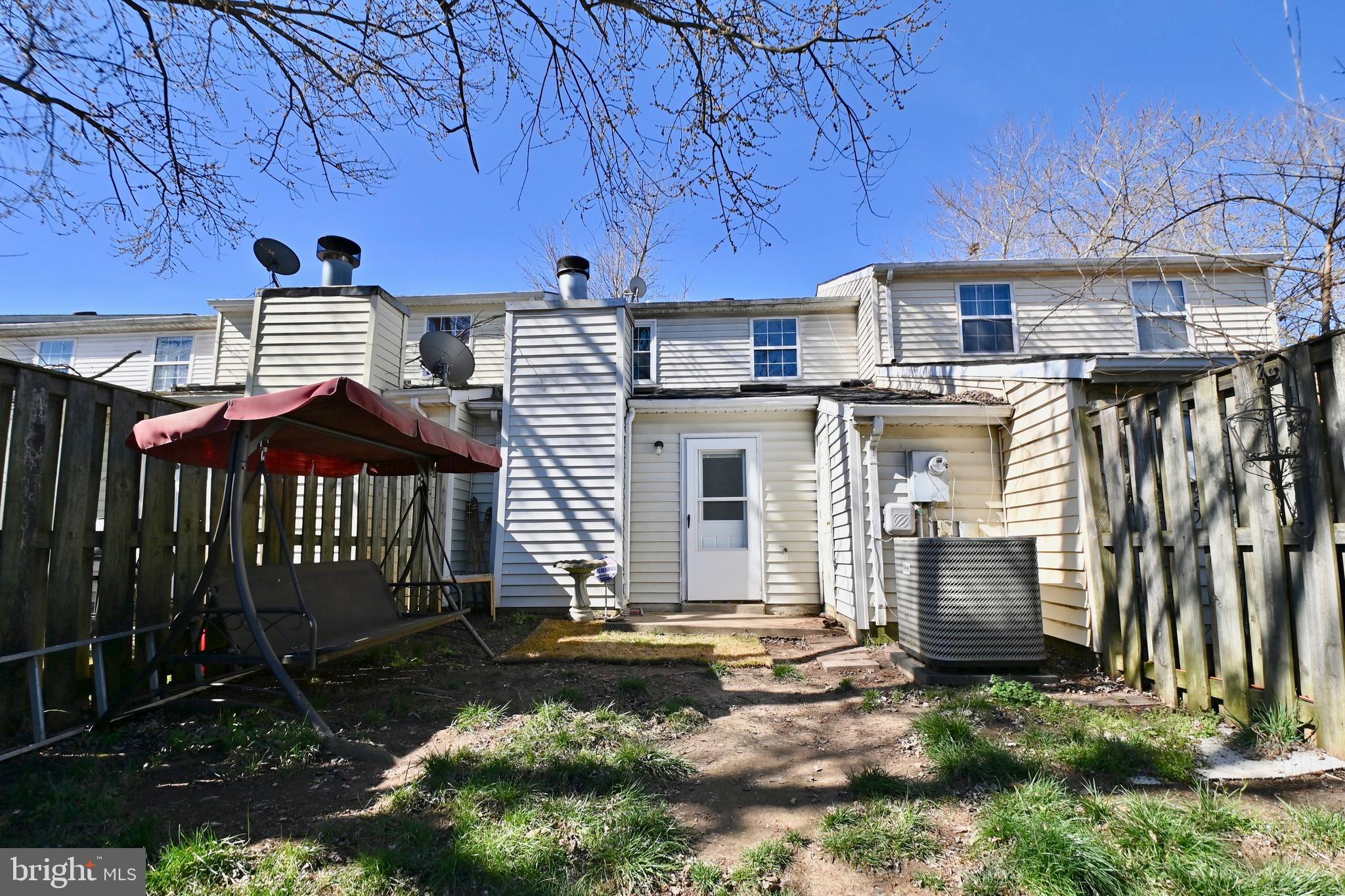 PORT O DUMFRIES - Residential Lease