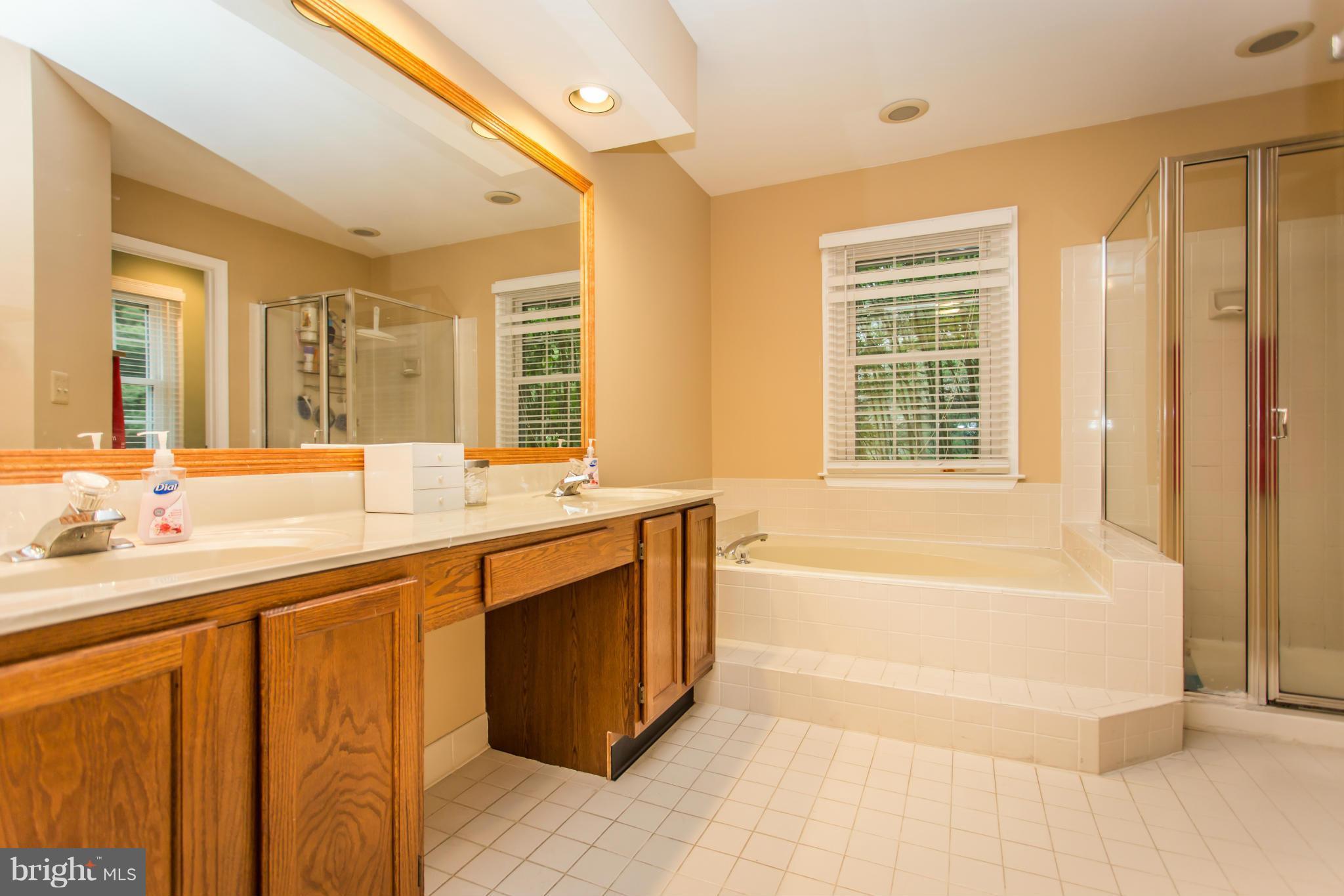 HAMPTON OAKS - Residential