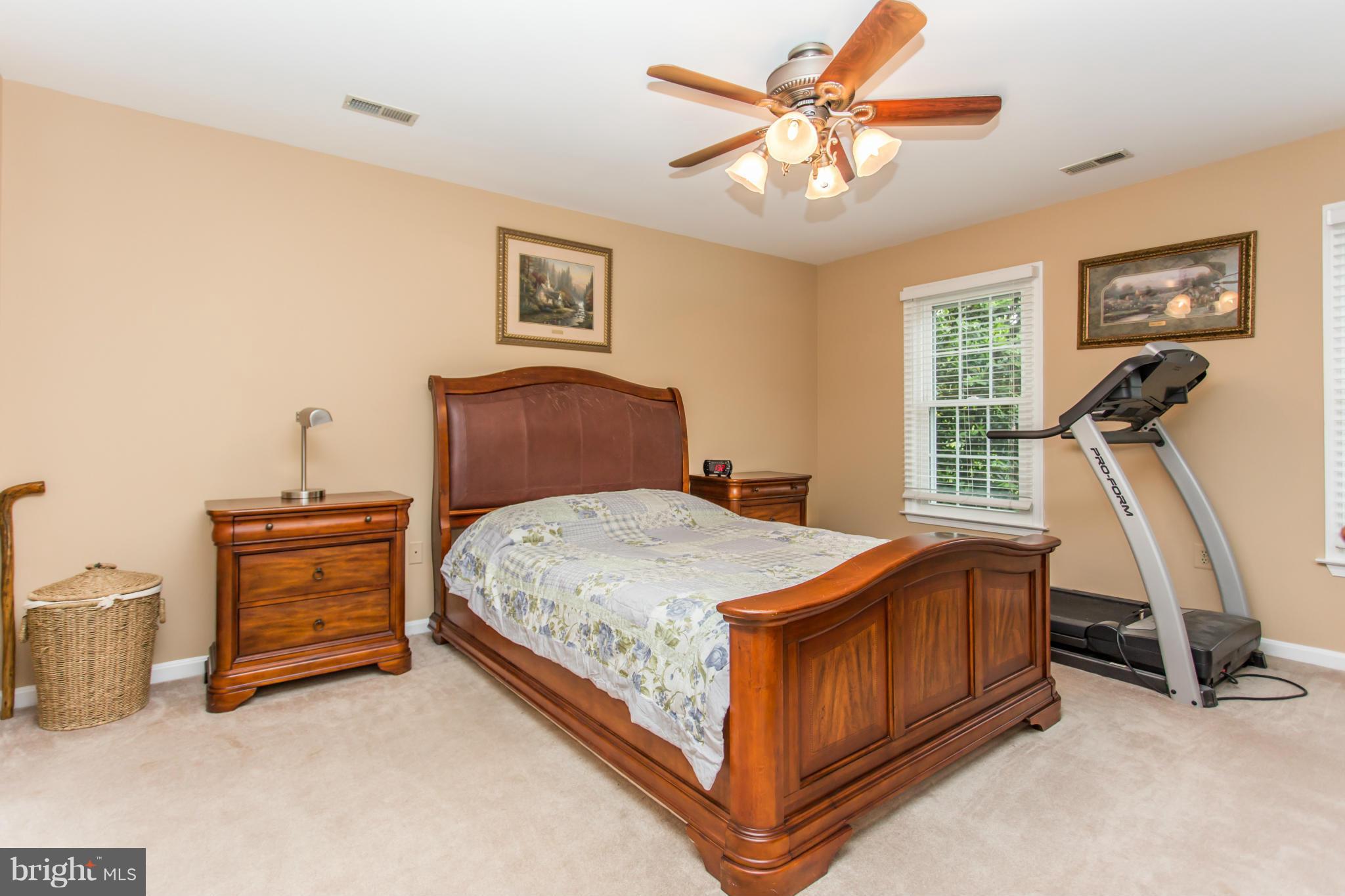 HAMPTON OAKS - Residential