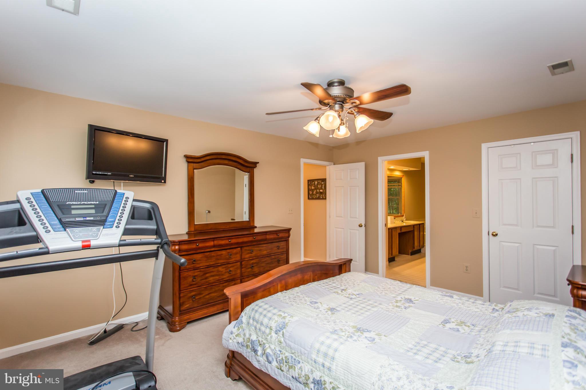 HAMPTON OAKS - Residential