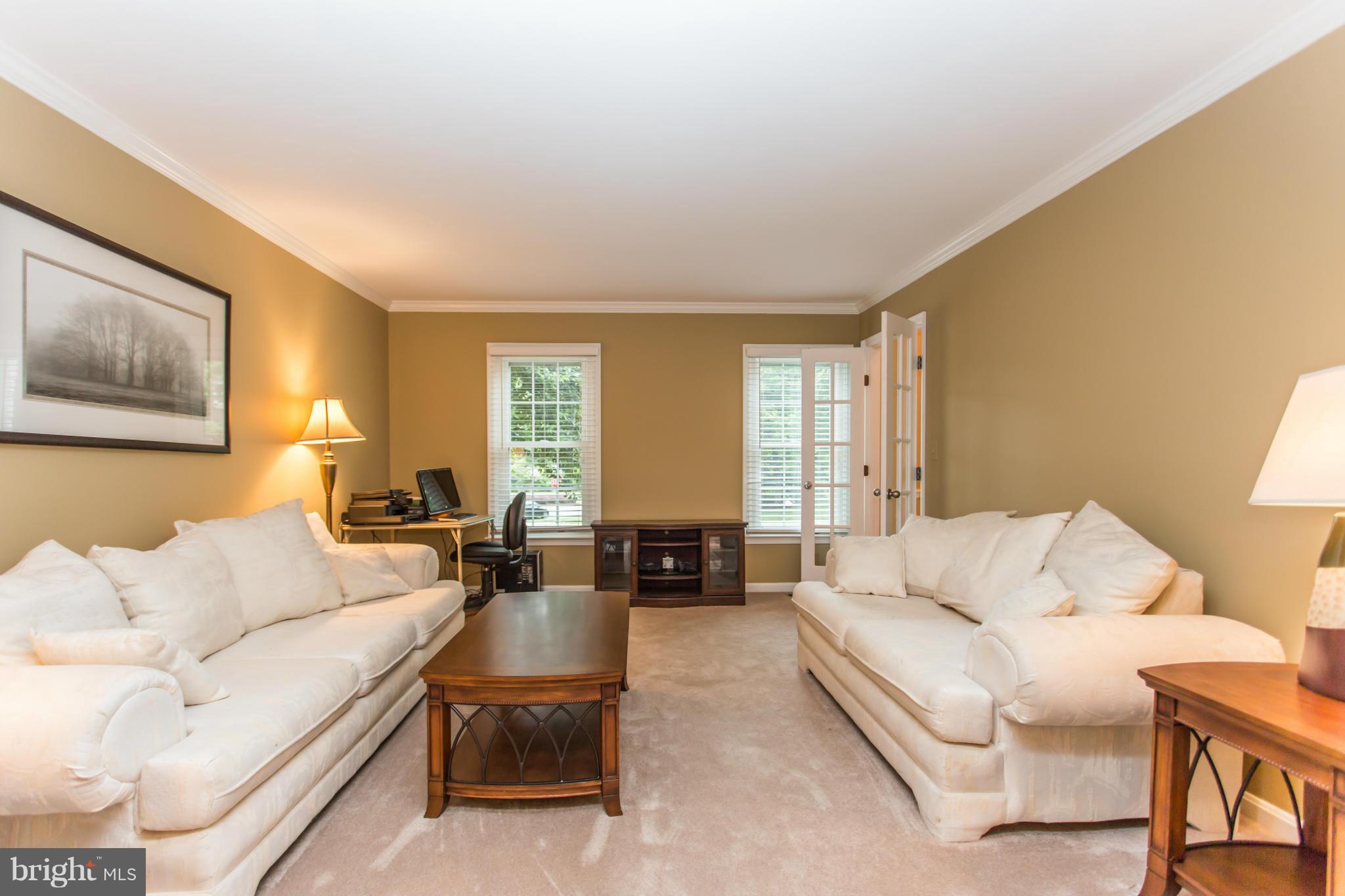 HAMPTON OAKS - Residential