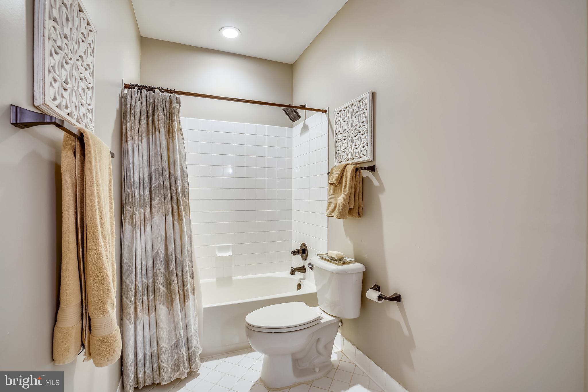 BELMONT COUNTRY CLUB - Residential