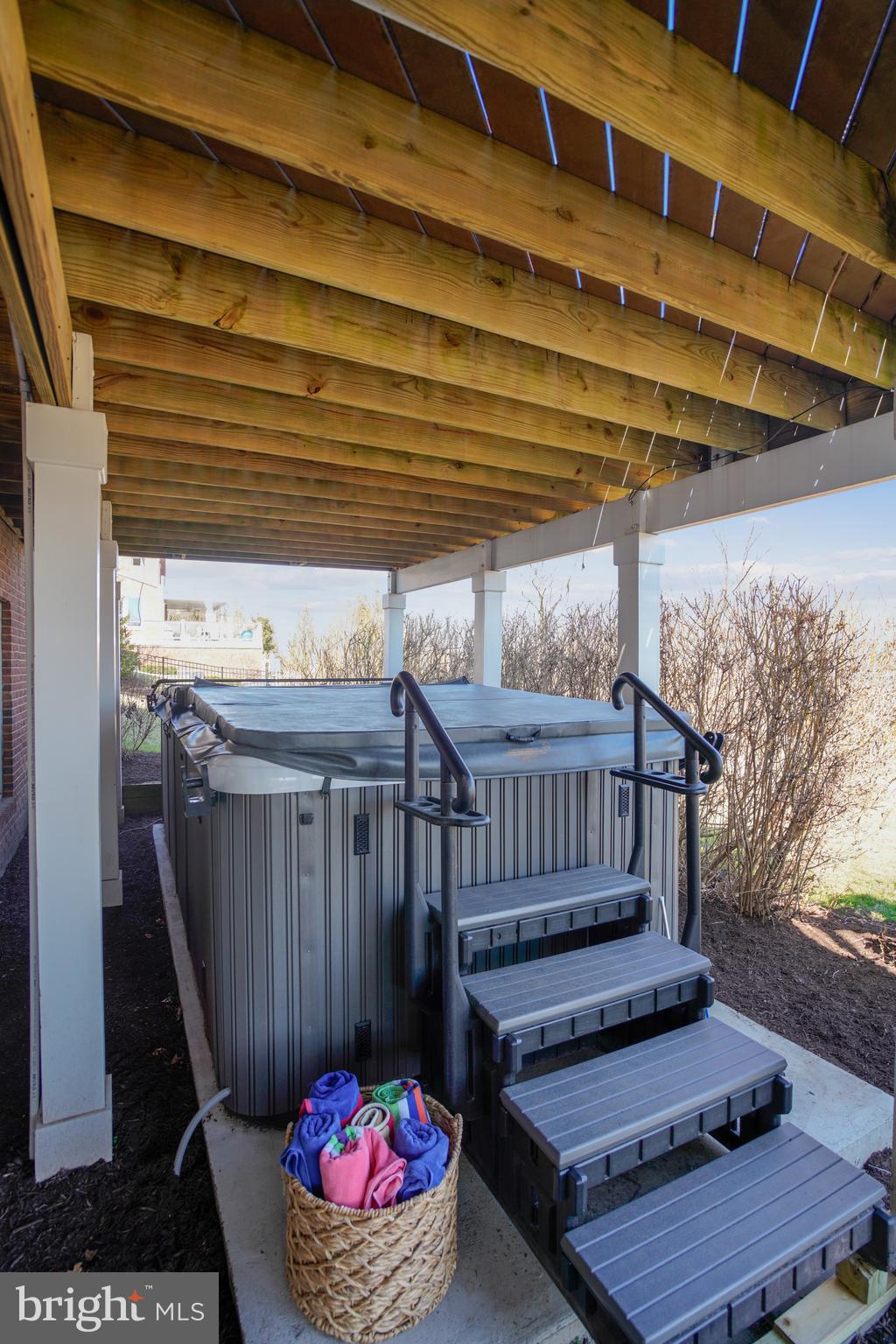 BELMONT COUNTRY CLUB - Residential