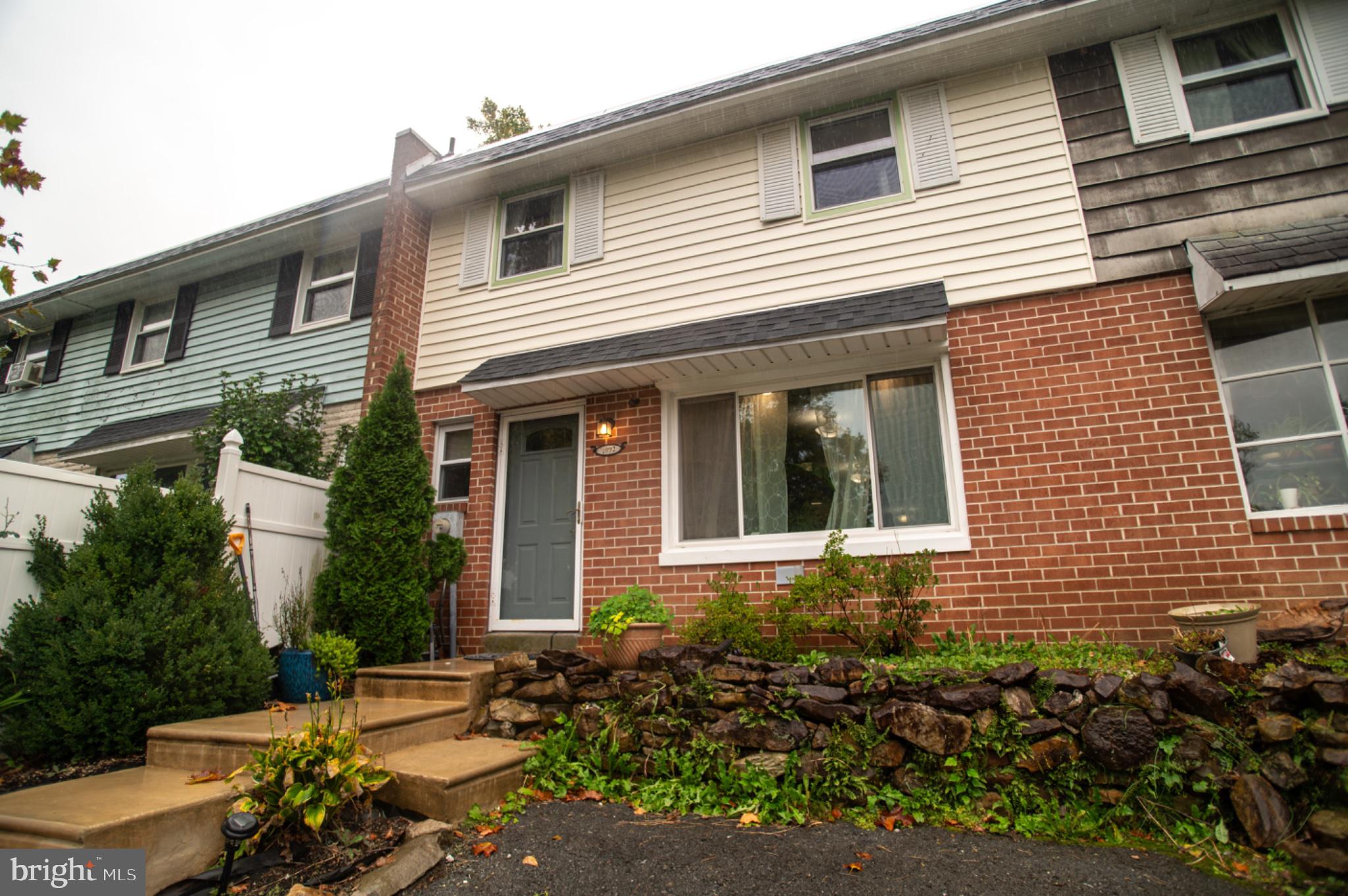 1092 FOX RUN
