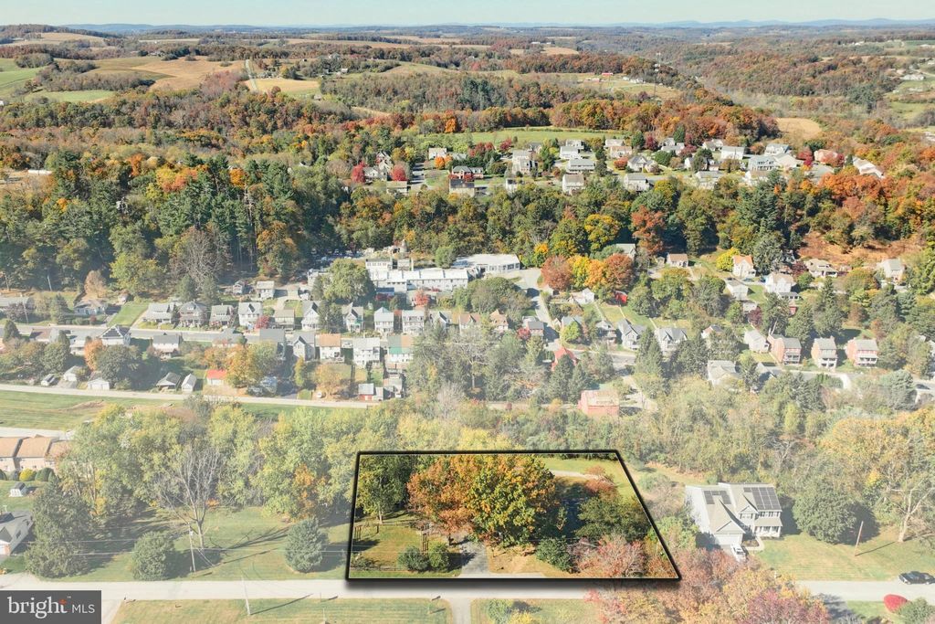 Photo of 150 E Ridge Avenue, GLEN ROCK, PA 17327 (MLS # PAYK2092902)