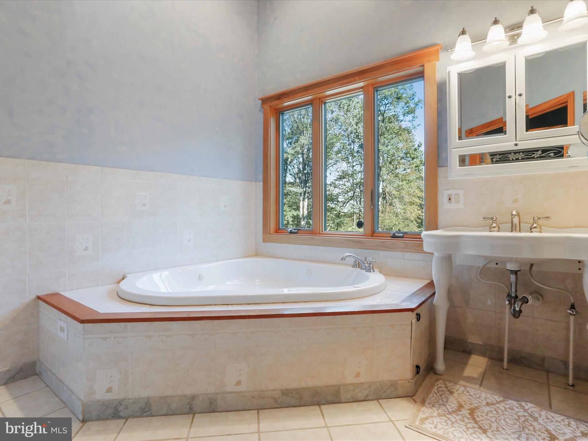 SPRING HOLLOW - Residential