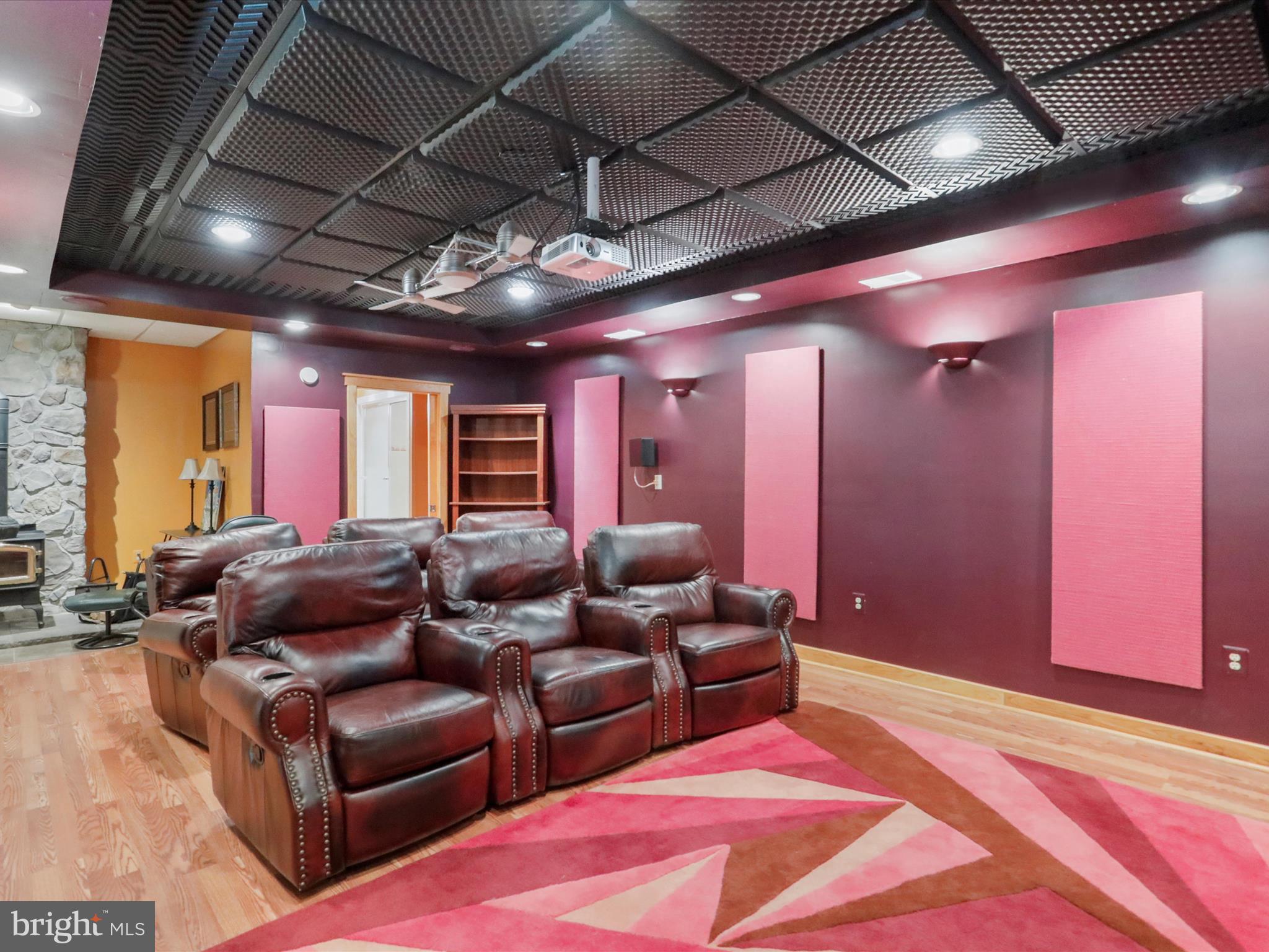 SPRING HOLLOW - Residential