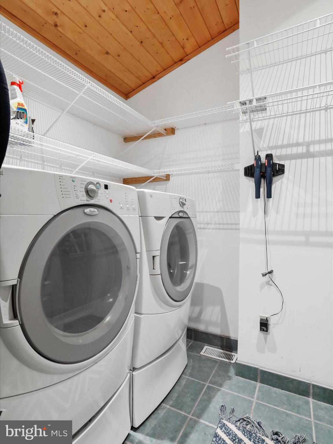 SPRING HOLLOW - Residential