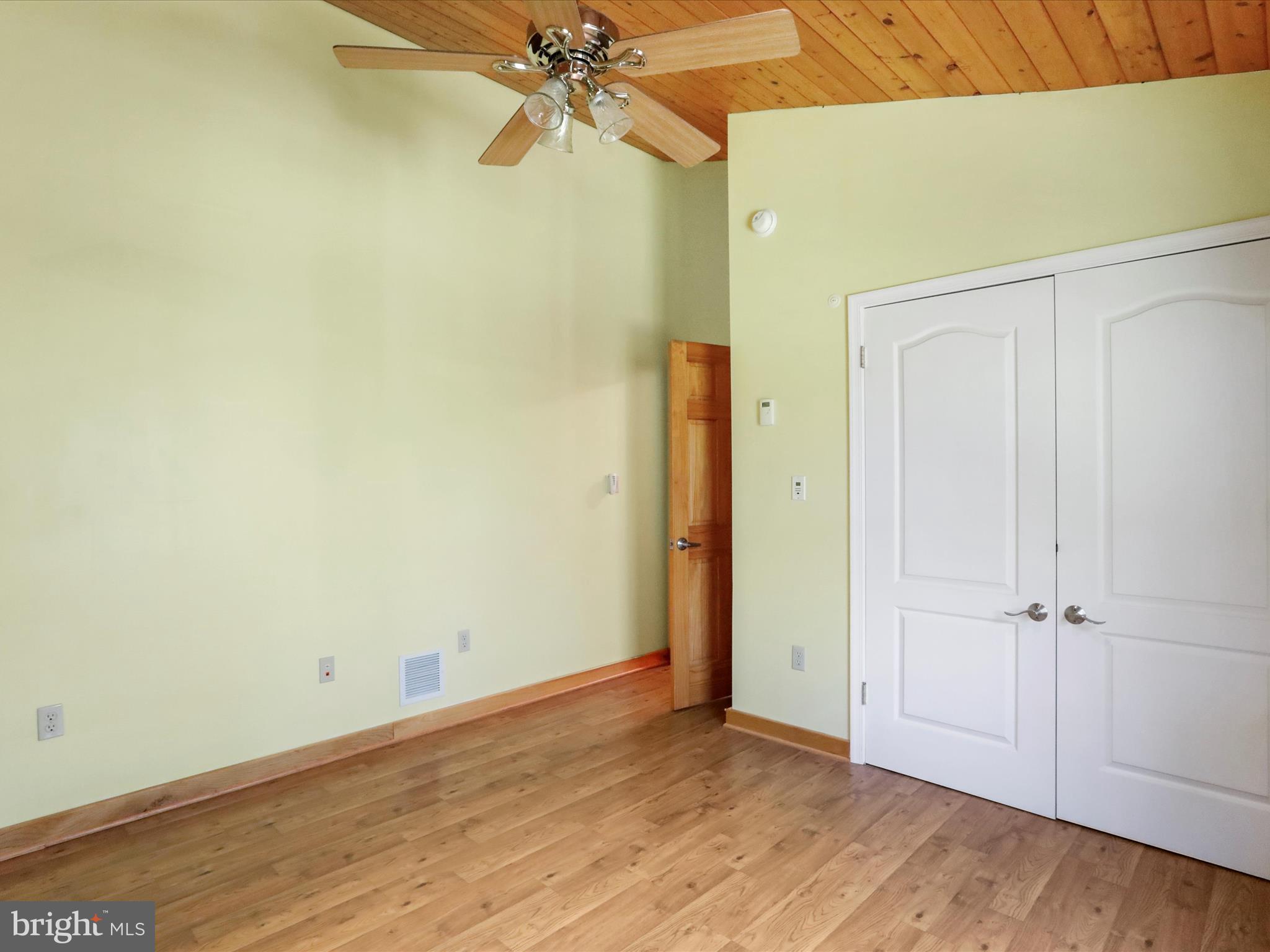 SPRING HOLLOW - Residential