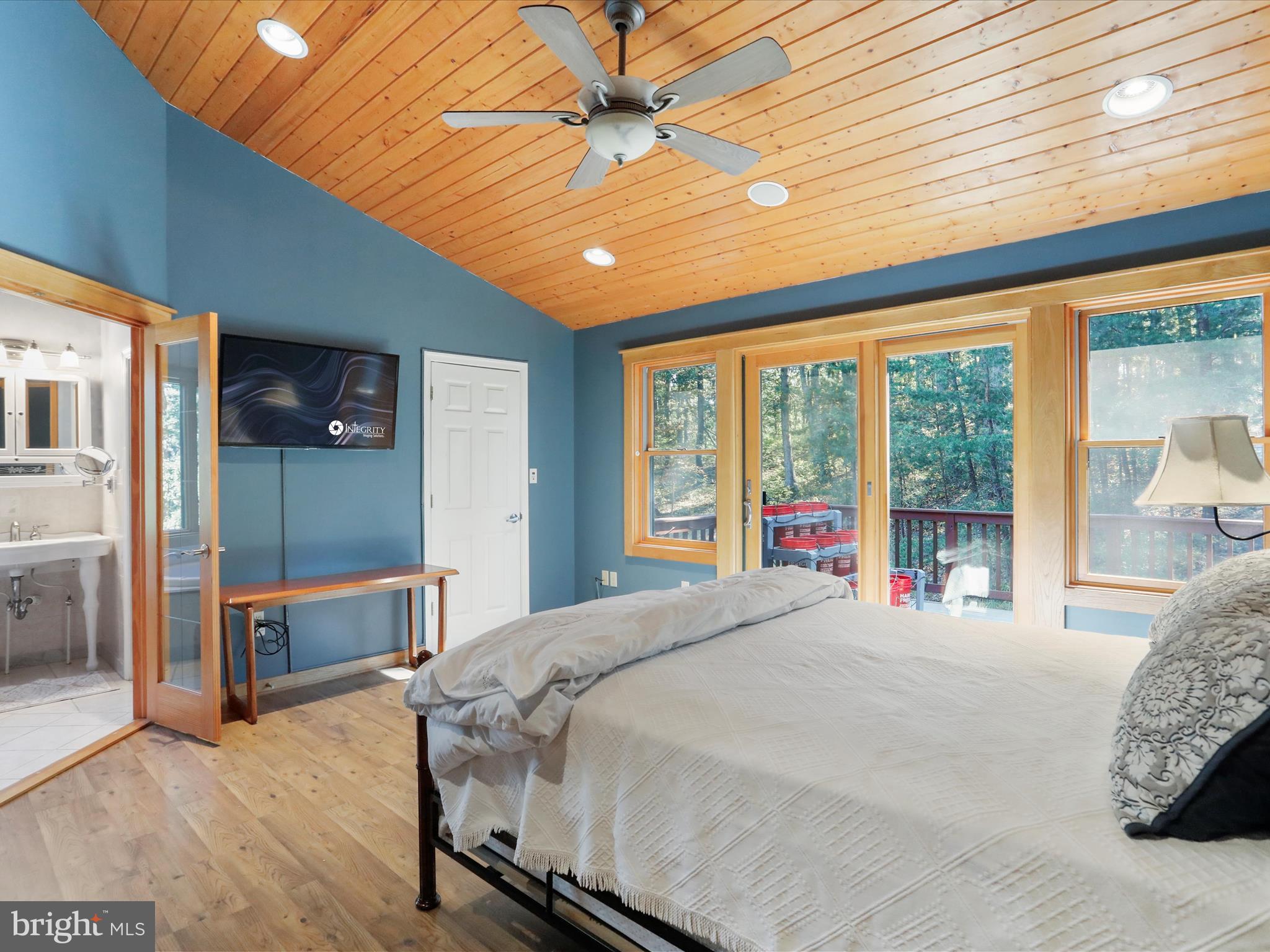 SPRING HOLLOW - Residential