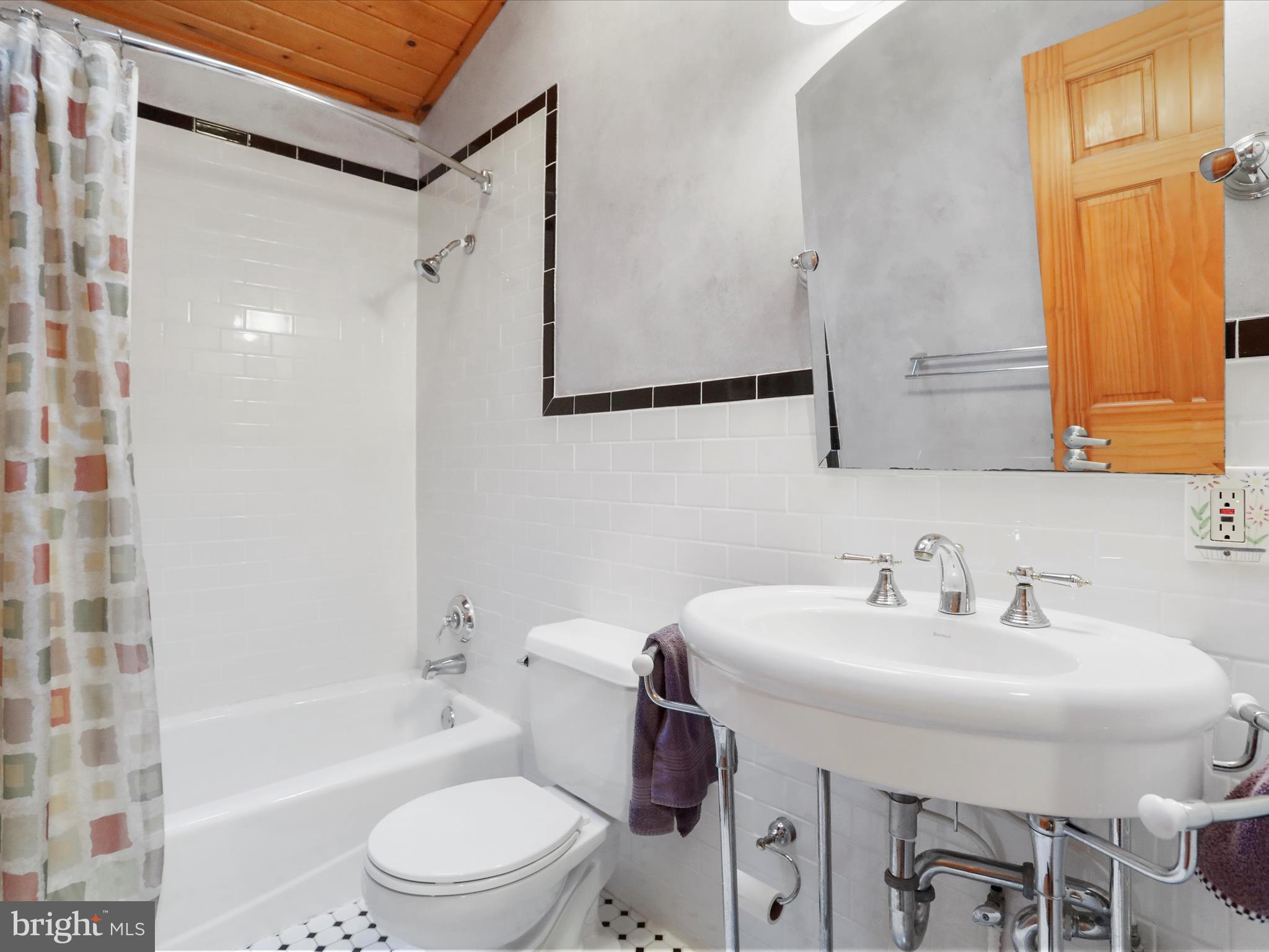 SPRING HOLLOW - Residential