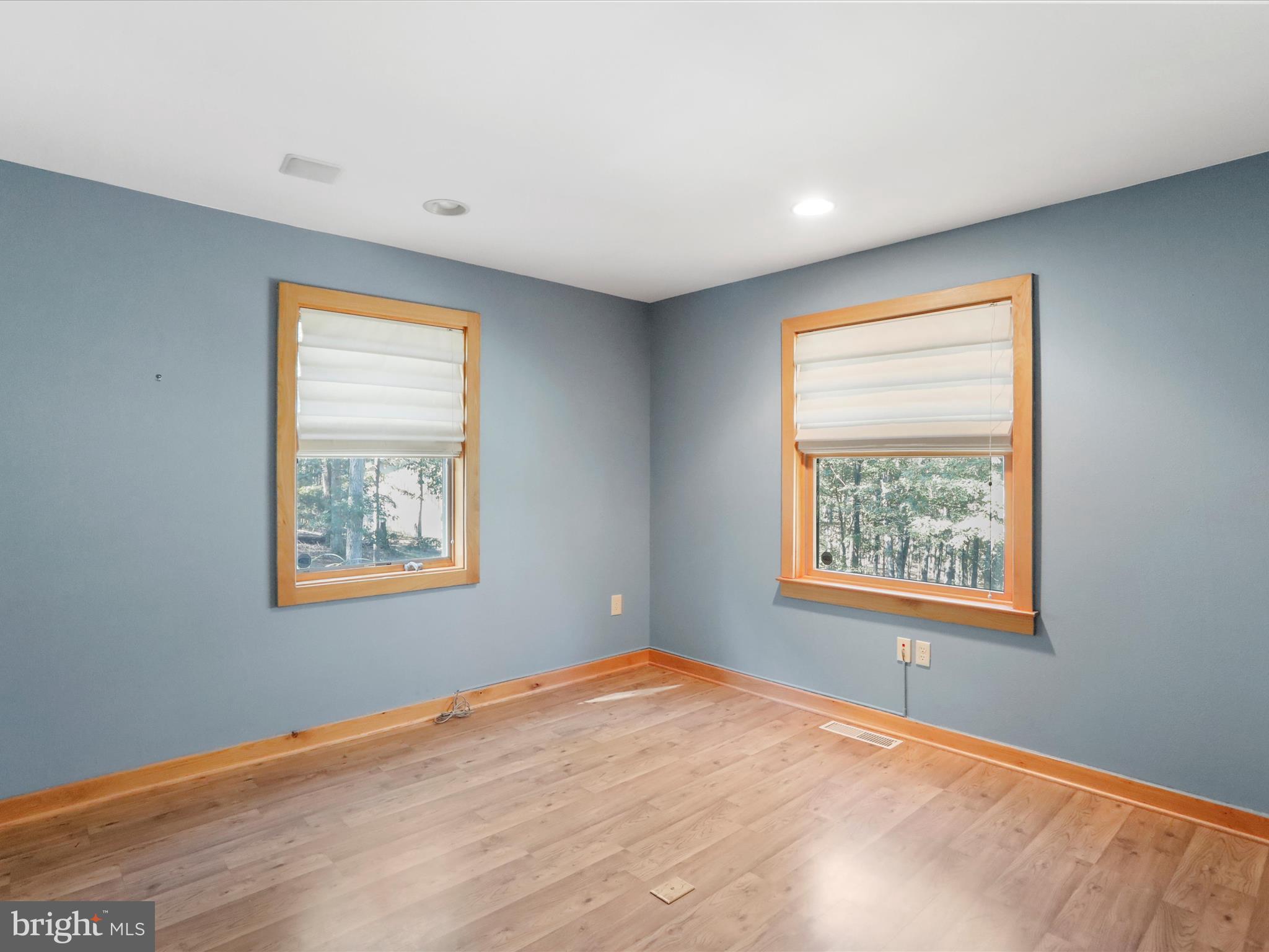 SPRING HOLLOW - Residential