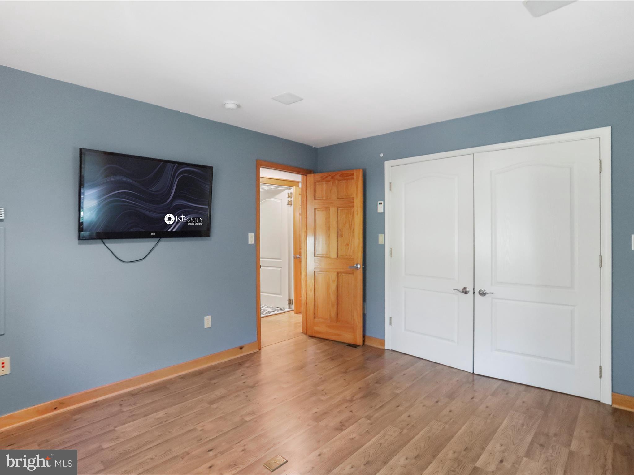 SPRING HOLLOW - Residential