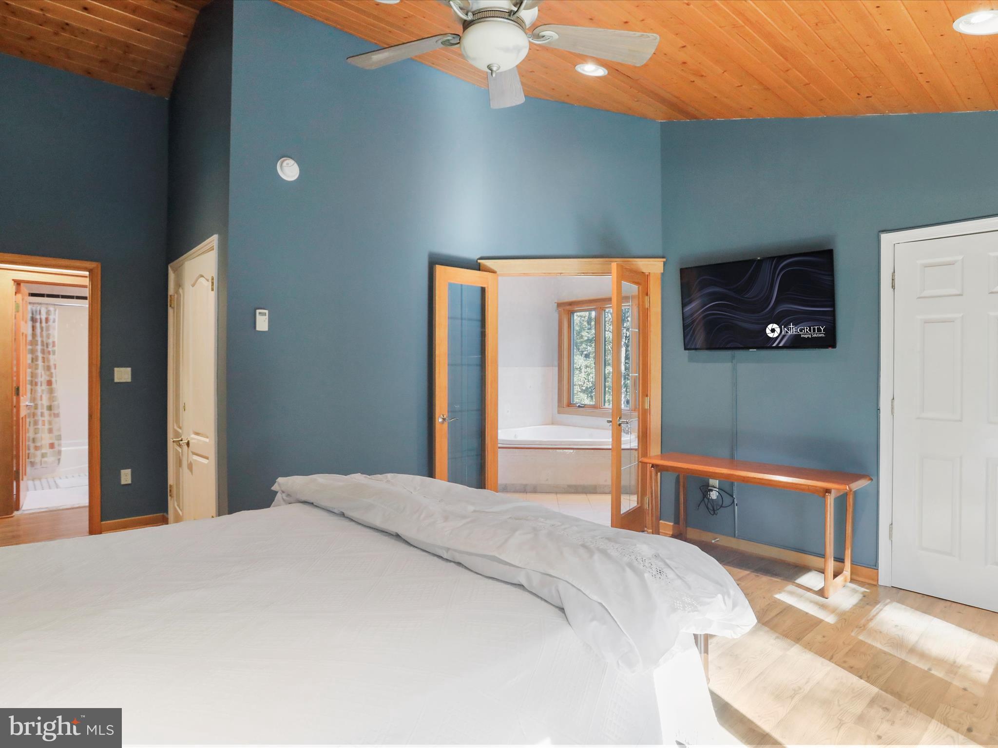 SPRING HOLLOW - Residential