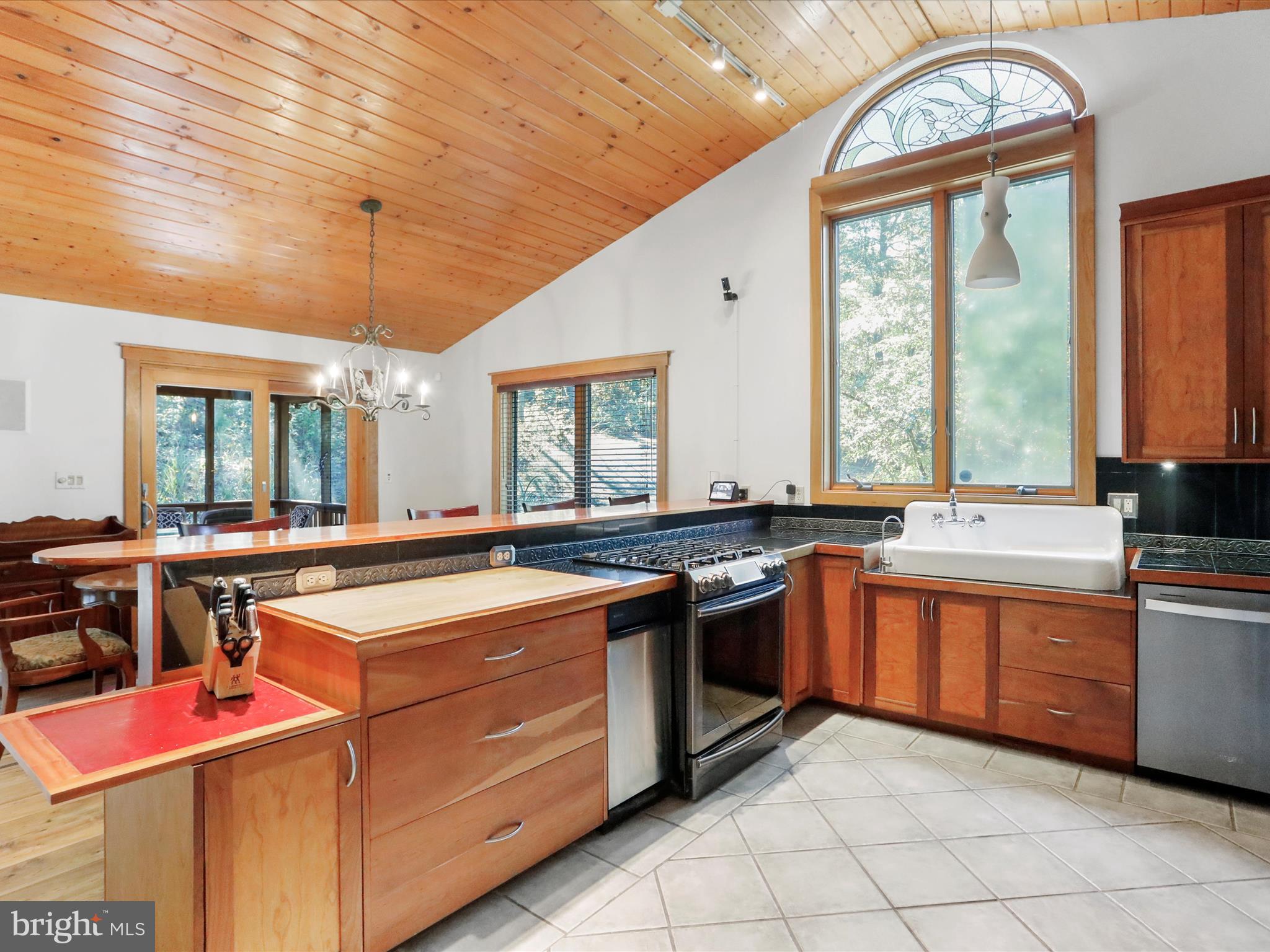 SPRING HOLLOW - Residential