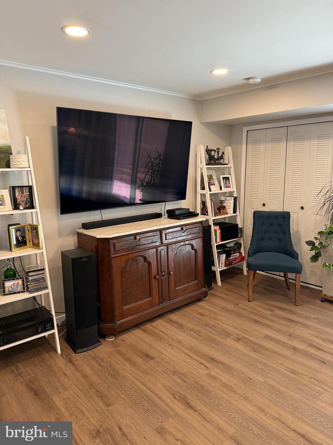 LAUREL HILLS - Residential