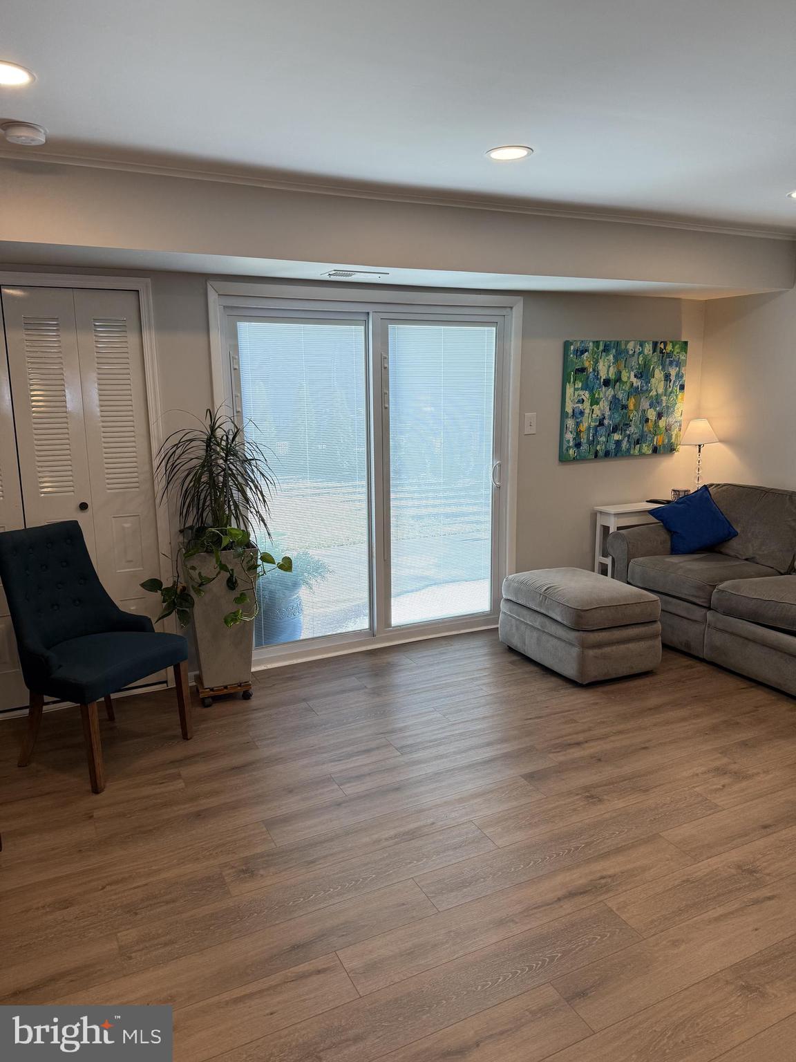 LAUREL HILLS - Residential