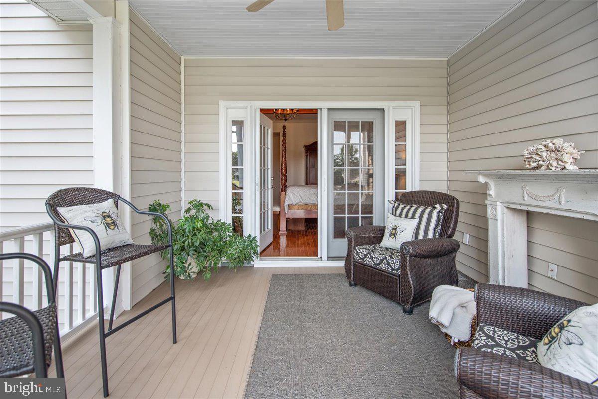 MEADOWS NEIGHBORHOOD - Residential