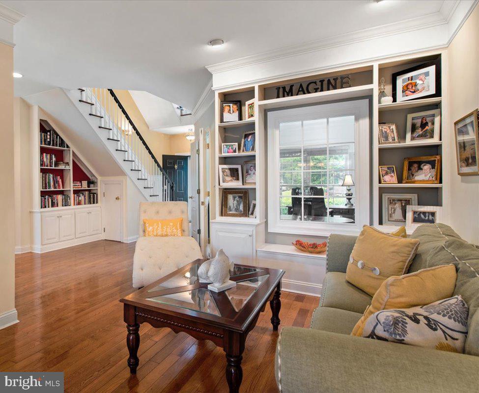 MEADOWS NEIGHBORHOOD - Residential