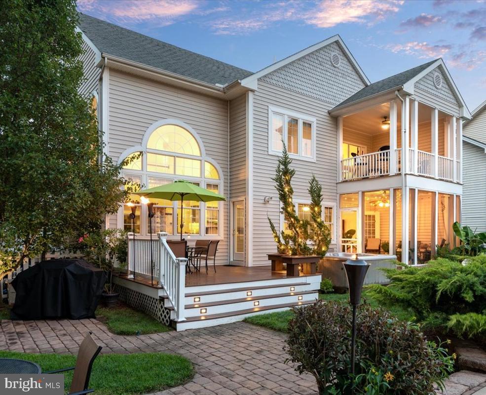 MEADOWS NEIGHBORHOOD - Residential