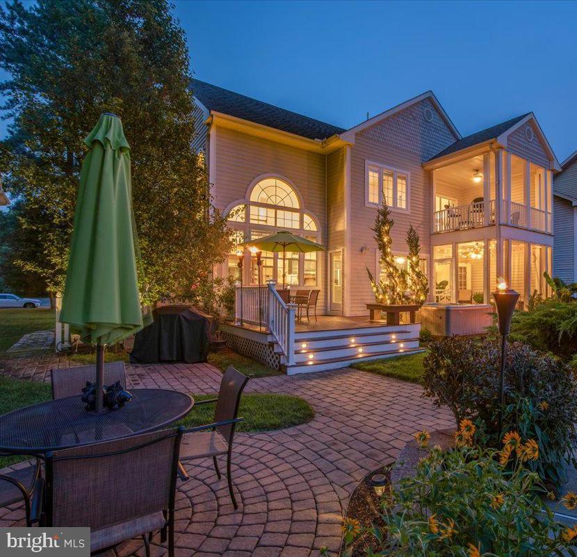 MEADOWS NEIGHBORHOOD - Residential