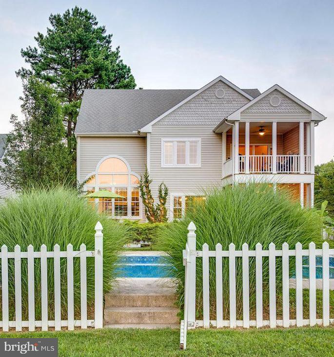 MEADOWS NEIGHBORHOOD - Residential