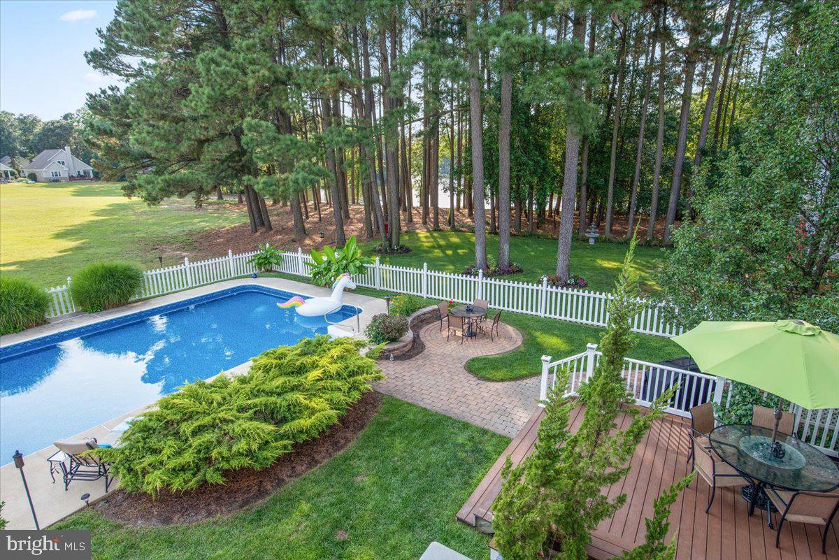 MEADOWS NEIGHBORHOOD - Residential