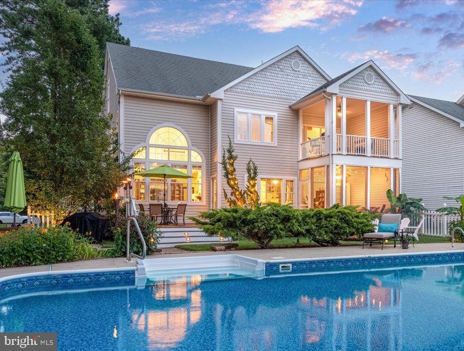 MEADOWS NEIGHBORHOOD - Residential