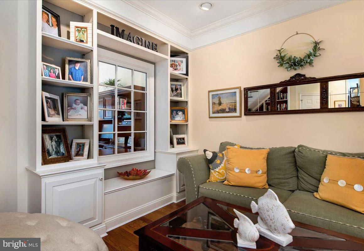 MEADOWS NEIGHBORHOOD - Residential