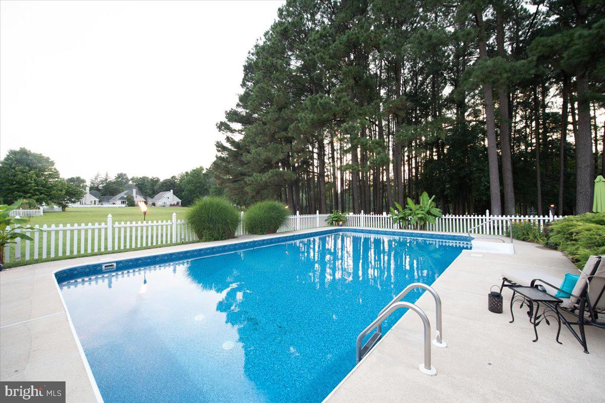 MEADOWS NEIGHBORHOOD - Residential